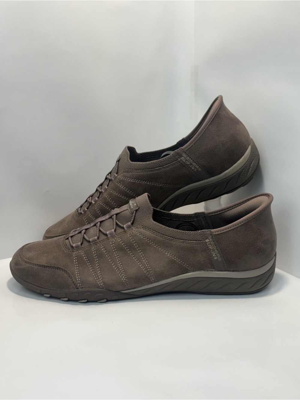 Skechers Women Size 11 Breathe Easy Home Body Slip-On Shoes Dark Taupe SN 100615